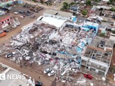 Assista: Imagens de drone mostram cidade destruída por twister mortal no Brasil