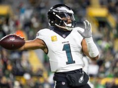 Os Eagles conquistam uma vitória com poucos gols sobre os Packers e vencem o terceiro jogo consecutivo