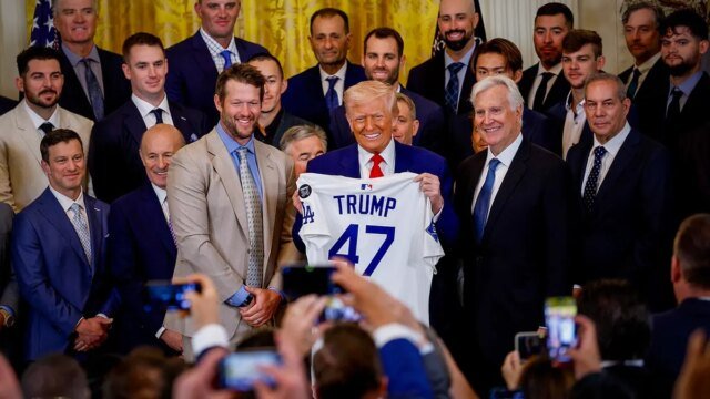 trump-dodgers-11525.jpg