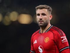 A reação ‘envergonhada’ de Luke Shaw ao tributo ao Man Utd diz muito