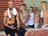 Romeo Beckham posa sem camisa em nova foto – depois que seu irmão Cruz estendeu um ramo de oliveira para seu irmão distante, Brooklyn