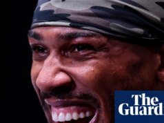 ‘Eu tinha o boxe nas costas’: Anthony Joshua reflete sobre a vitória por nocaute sobre Jake Paul – vídeo