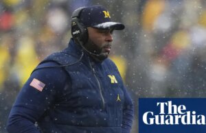 Sherrone Moore, de Michigan, preso após demitir por ‘relacionamento impróprio’ com funcionário