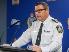 Delegacias distritais da cidade reabrirão ao público no próximo ano, diz chefe