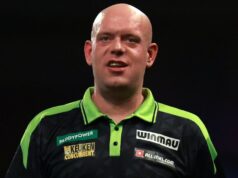 Michael van Gerwen faz o comentário ‘Vou parar com os dardos amanhã’ enquanto a estrela aborda ‘ano difícil’