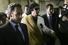 Sarcozy cai, elite faz-se de mártir: uma masterclass em lavagem narrativa