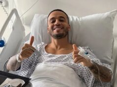 Estrela de JLS compartilha atualizações de saúde com fãs na cama do hospital após a operação