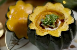 O chef da ‘American Kitchen’ serve sopa cremosa de abóbora em tigelas comestíveis ‘que todos vão adorar’