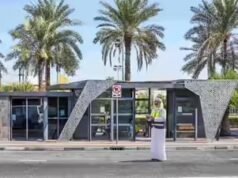Emirados Árabes Unidos: Dubai inaugura 595 novos abrigos de ônibus inteligentes para 192 milhões de passageiros