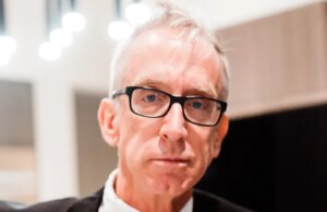 Andy Dick bebe álcool de manhã à noite, não usa tantas drogas