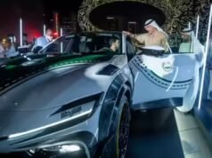 A Polícia de Dubai adiciona Ferrari Purosangue, uma fera de 755 cv, à sua linha de patrulha de luxo