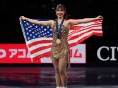 A estrela americana da patinação artística Alysa Liu ganha ouro na ultimate do Grand Prix