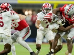 Indiana ganha o primeiro título definitivo do Large 10 de futebol desde 1945, depois que Ohio State errou na tentativa de area objective curto