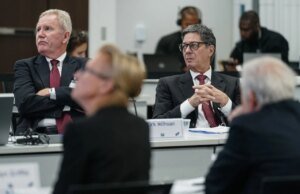 RFK Jr. chama o pregador que culpa as vacinas pelo câncer e compara o rastreamento da Covid com a Alemanha nazista