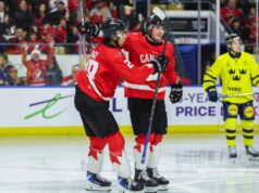 Brady Martin, do Canadá, parece ser uma dor para os adversários no mundial de juniores