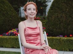 A luta closing de um paciente adolescente com câncer se torna lei quando a Câmara aprova um projeto pediátrico histórico