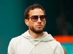 Técnico dos Dolphins descarta narrativa climática antes do jogo contra o rival da divisão