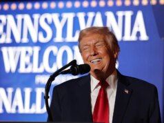 Tim Scott diz aos eleitores do MAGA que Trump ‘está na votação’ enquanto o Partido Republicano luta para aumentar a maioria no Senado em 2026