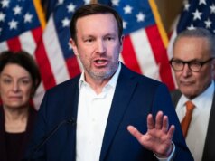 O senador Murphy alerta que ‘pessoas vão morrer’ enquanto o Congresso insiste na expiração dos subsídios do Obamacare